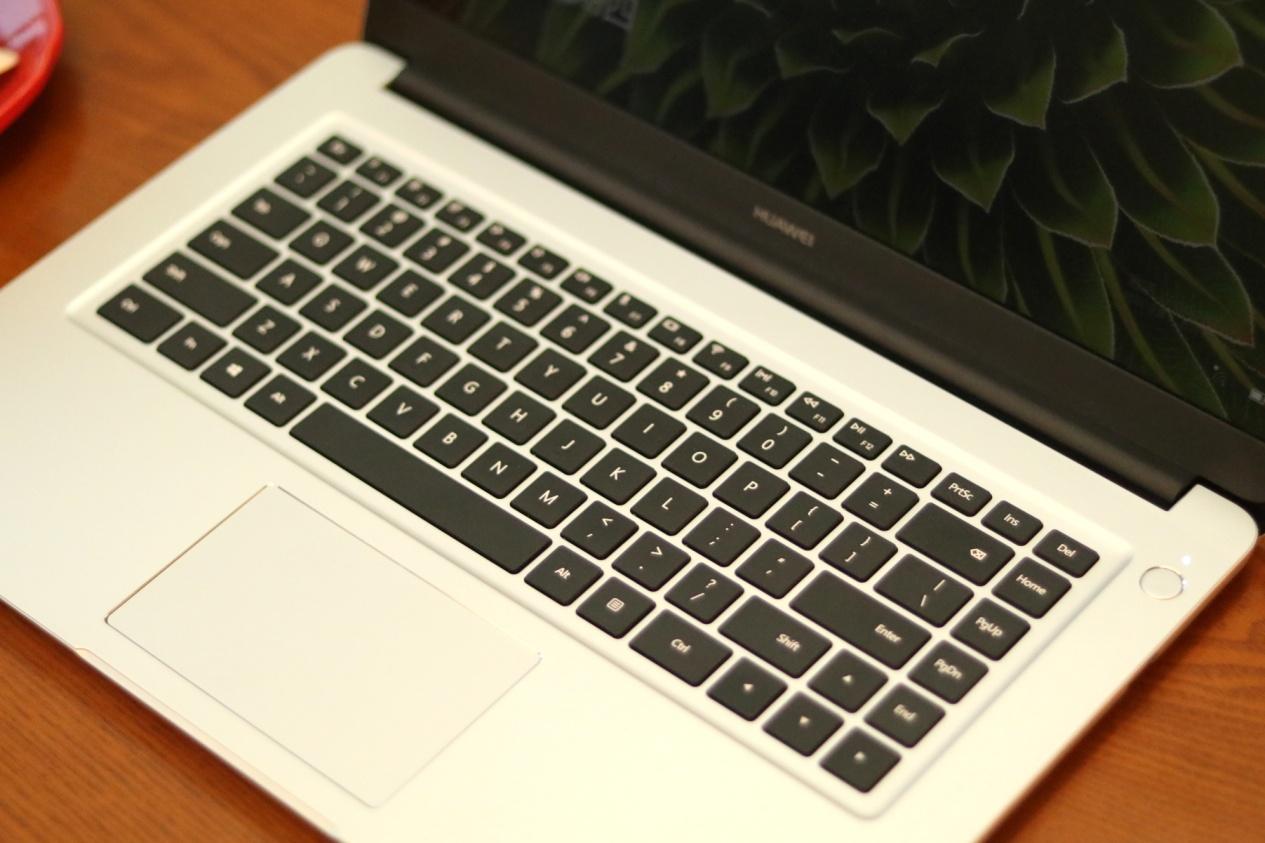 輕薄也有高性能，HUAWEI MateBook D （2018版）