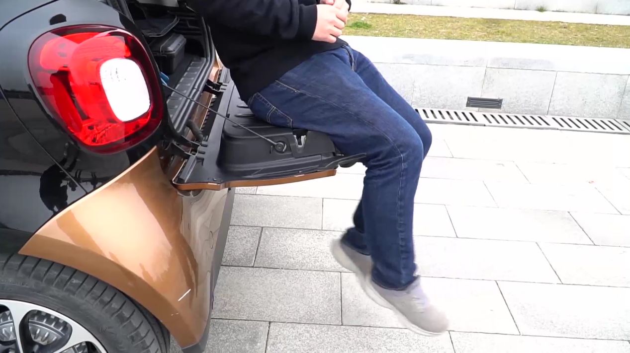 奔驰最小的车——Smart,玩具车还是像玩具的车?