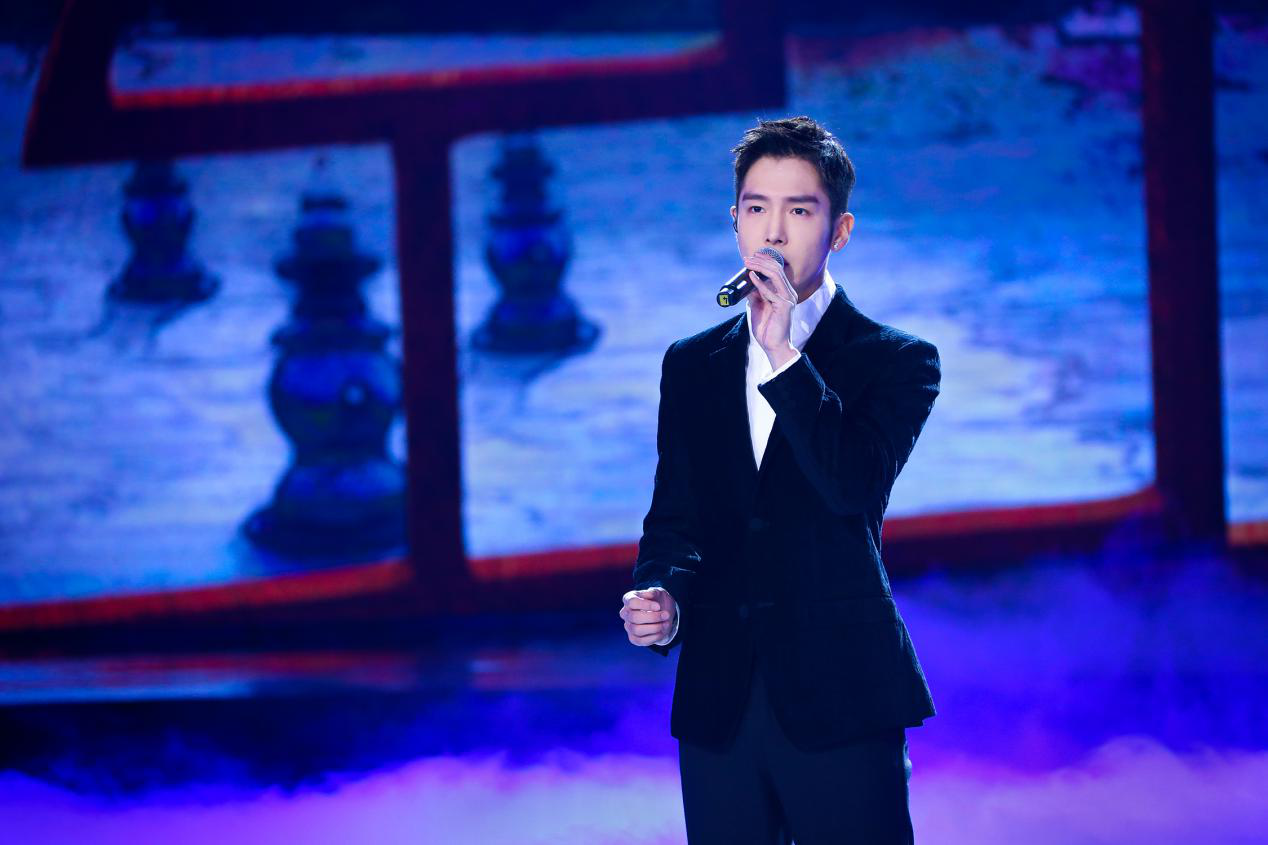 《经典咏流传》今晚八点播出 霍尊献唱最美《