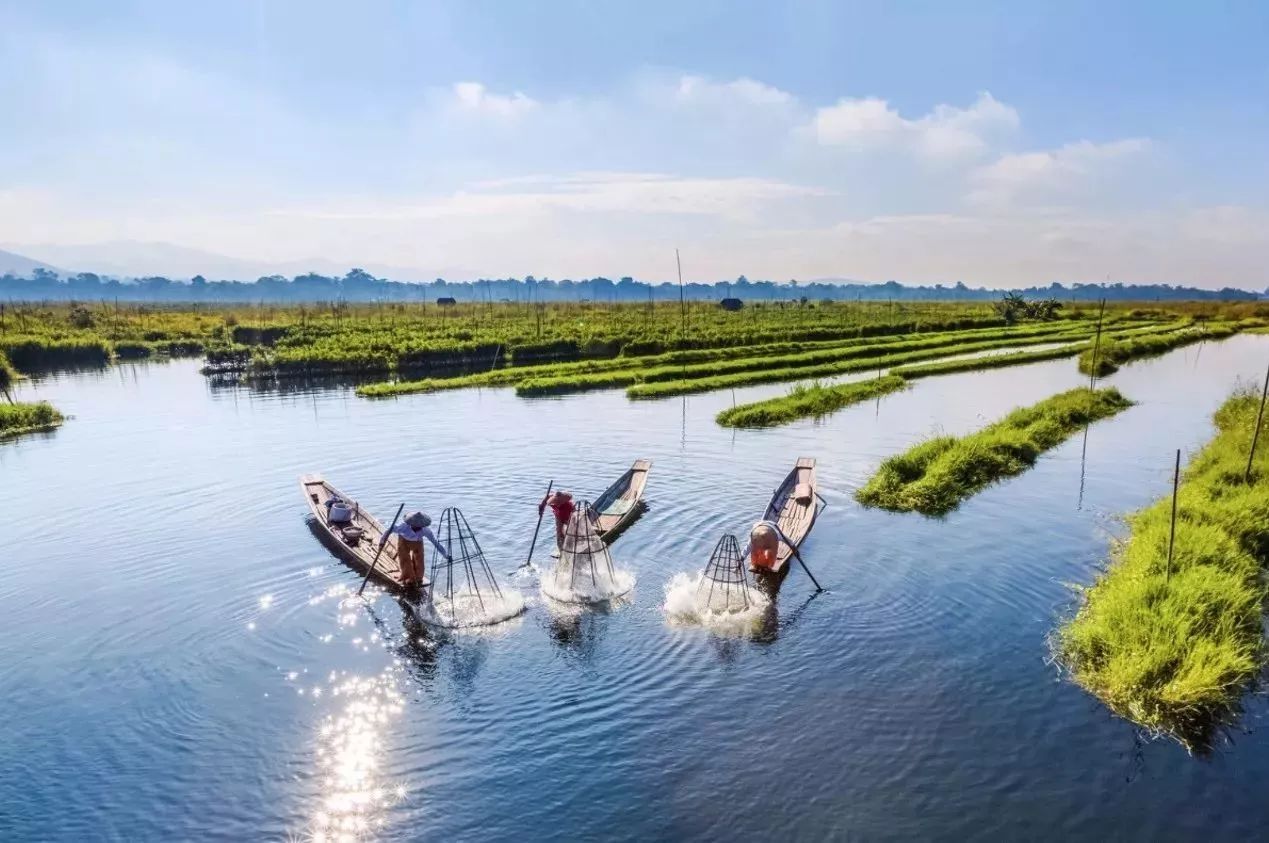 玻利维亚无条件落地签、阿联酋即将免签,2018