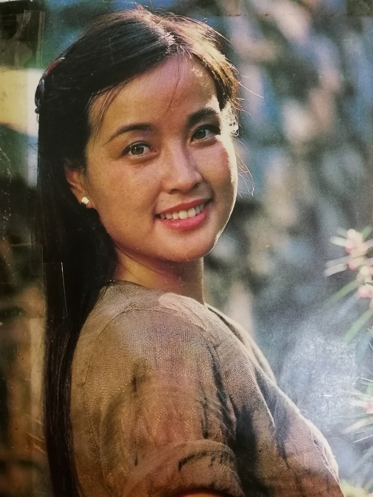 刘晓庆压箱底旧照流出,年轻时的她真是个天然大美女