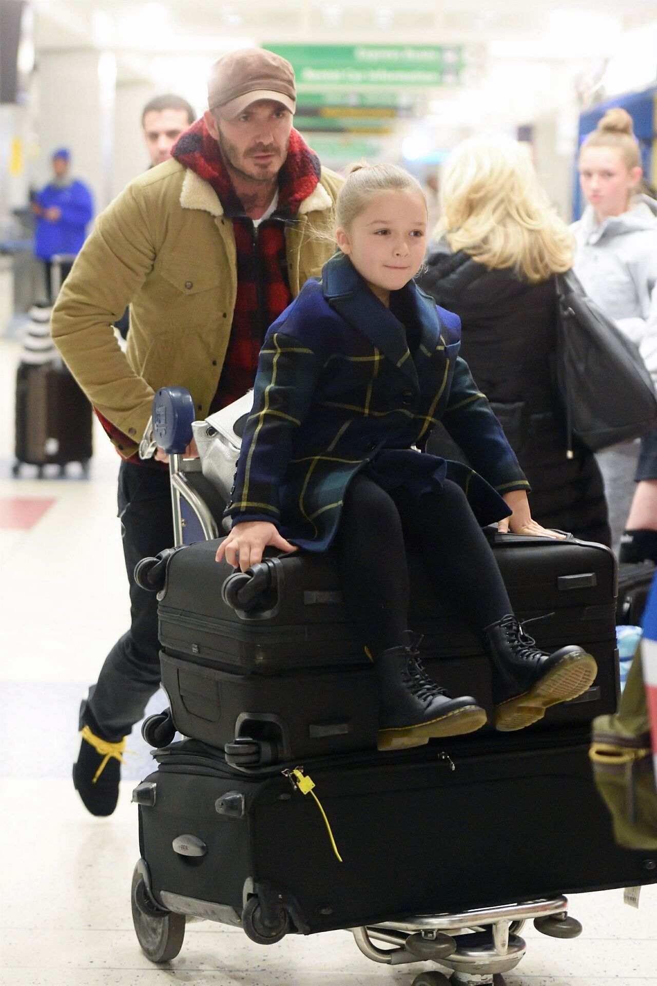 贝克汉姆女儿小七越长越美，偶像包袱太重最后一张照片亮了!