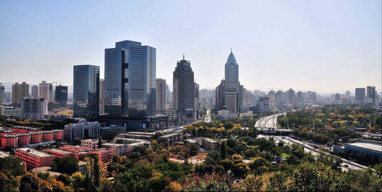 中国西部平均工资最高的一个城市,竟不是成都