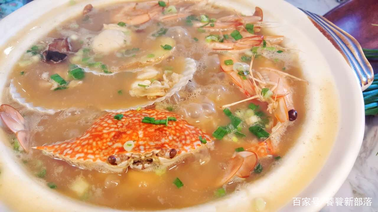 最诱惑人的宵夜,莫过于潮州海鲜粥,轻奢版的深夜食堂