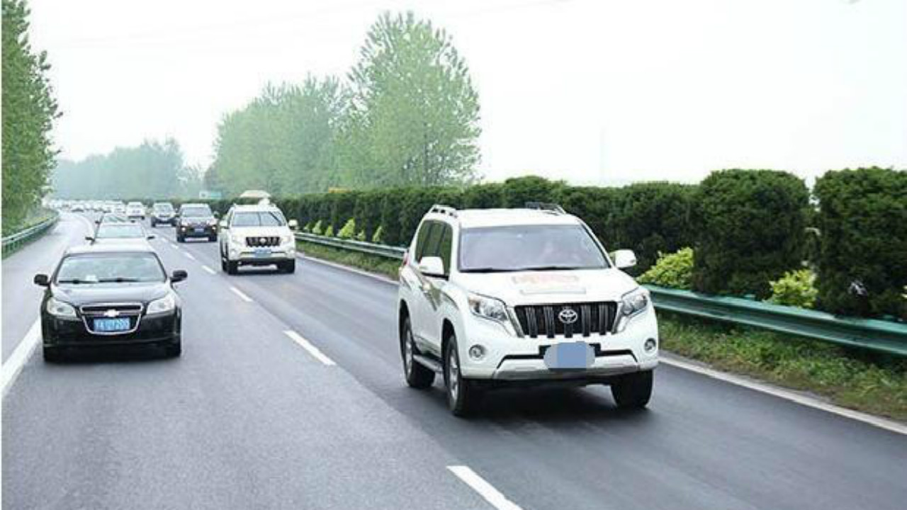 跑长途SUV好还是轿车好？听听老司机怎么说