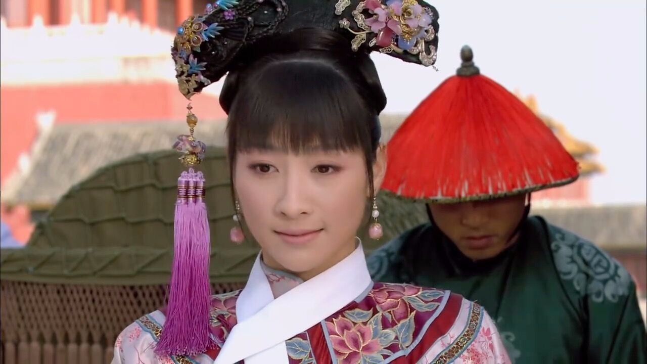 甄嬛传:沈眉庄首次坐花轿入宫时,谁留意甄嬛对安陵容的态度了?