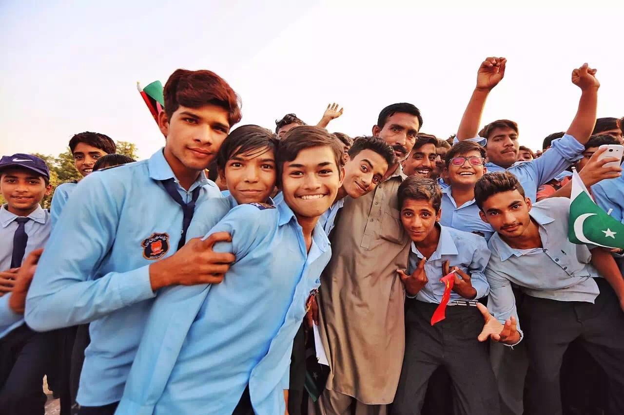 日本人在巴基斯坦冒充中国人, 骗吃骗喝, 日本网