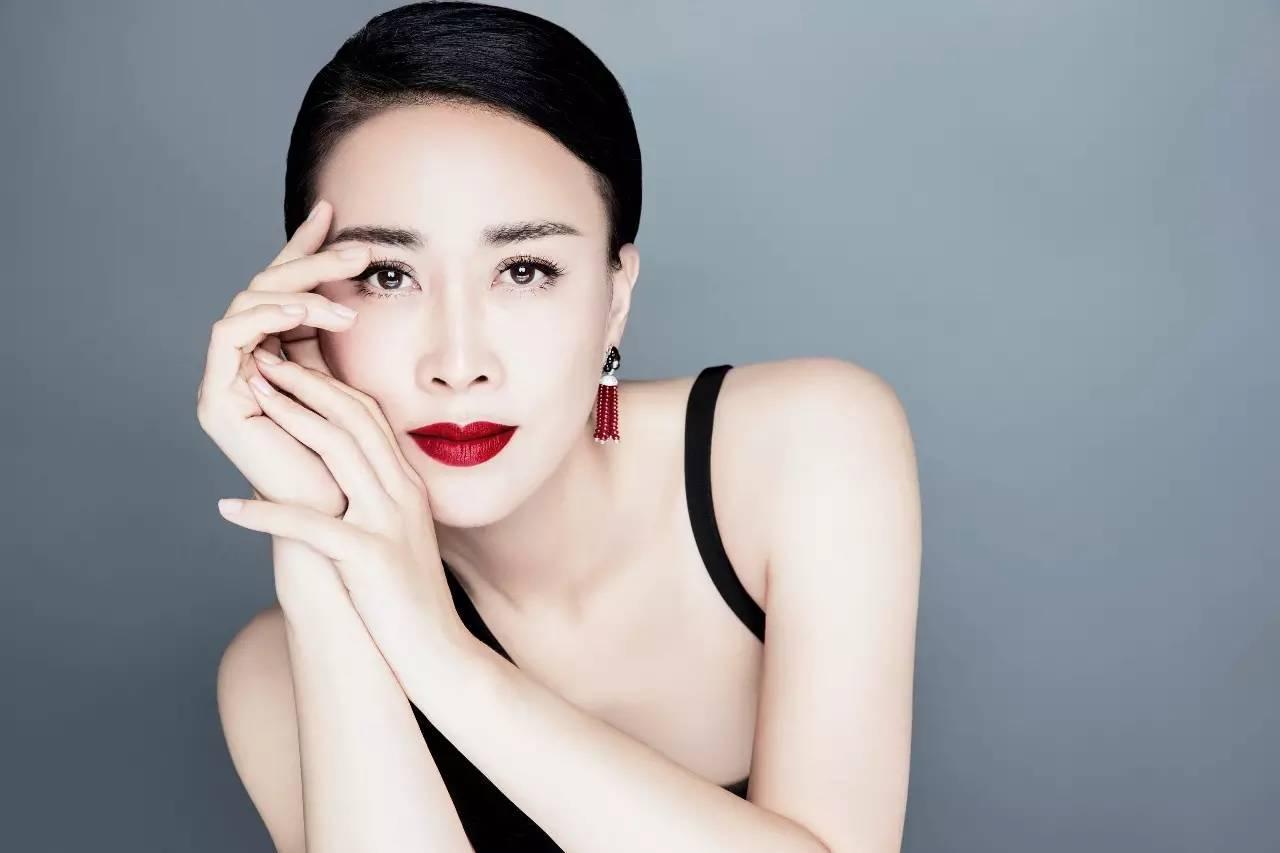 黑刀郎惹怒王思聪后, 那英被踢出中国新歌声? 刘欢却回来了