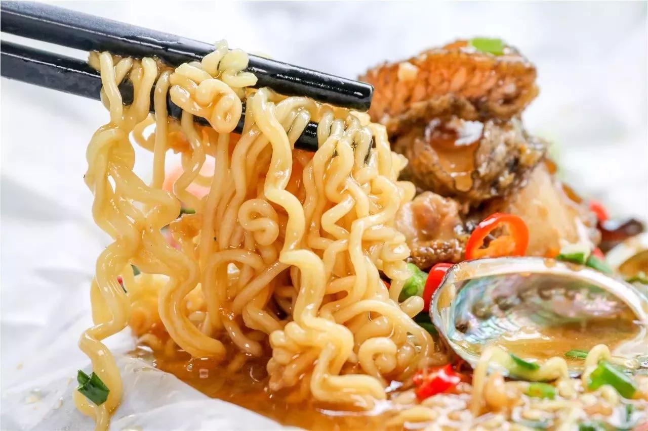 一天只卖50碗的鲍鱼面,藏在奎星楼的“头牌”店里!