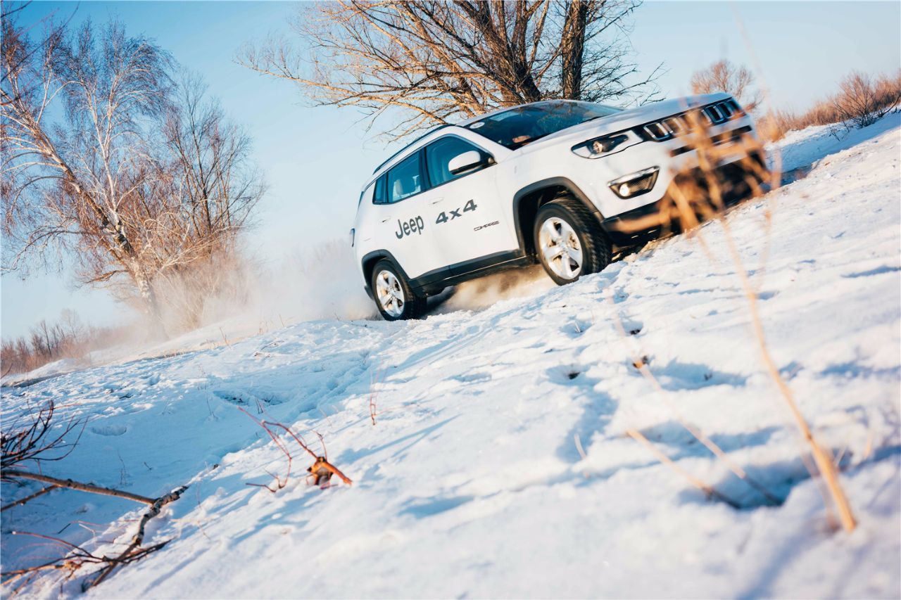 Jeep的四驱,真能在冰雪中更从容吗?