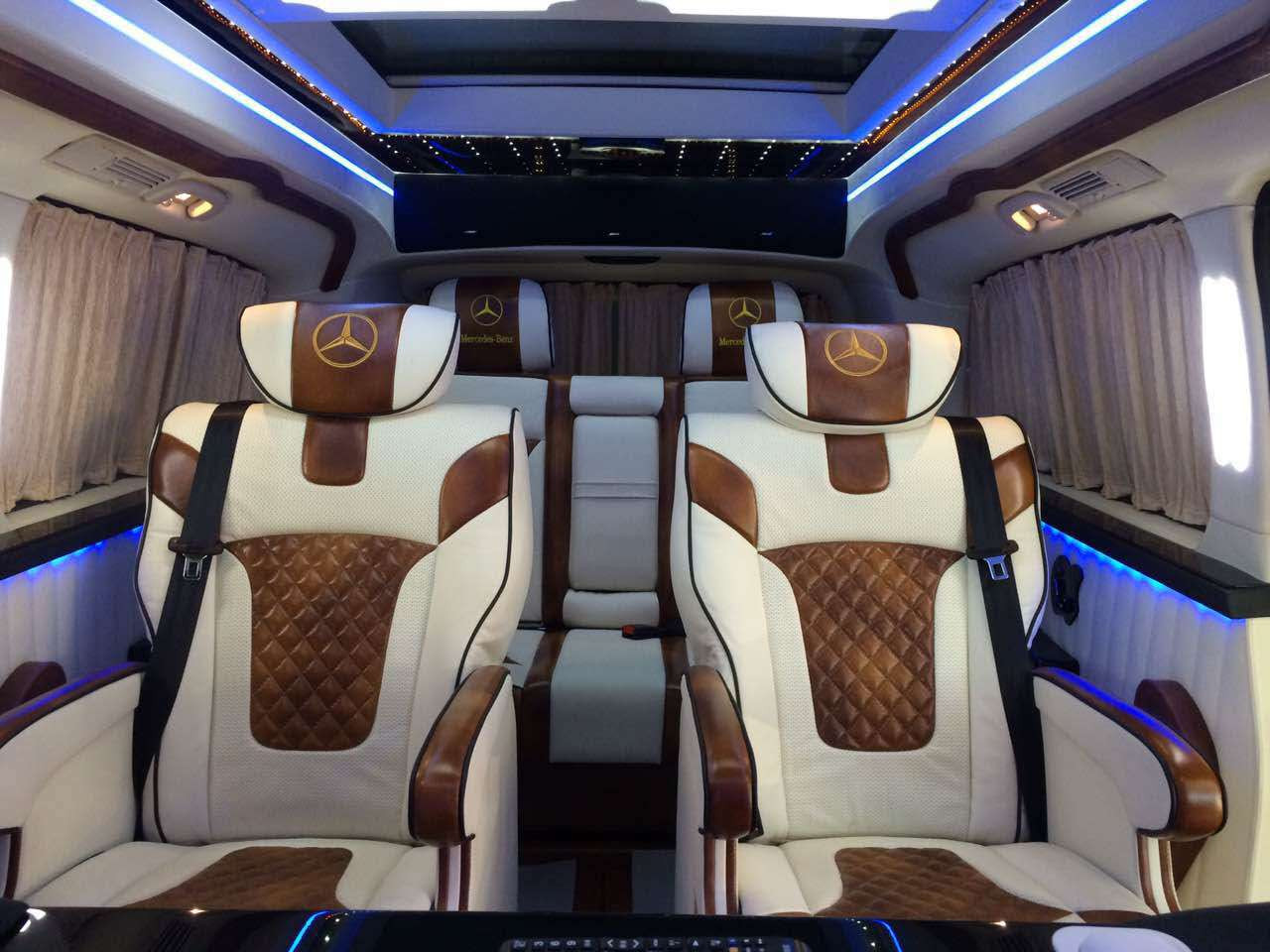 奔驰V260L七座MPV商务接待家庭出游两不误