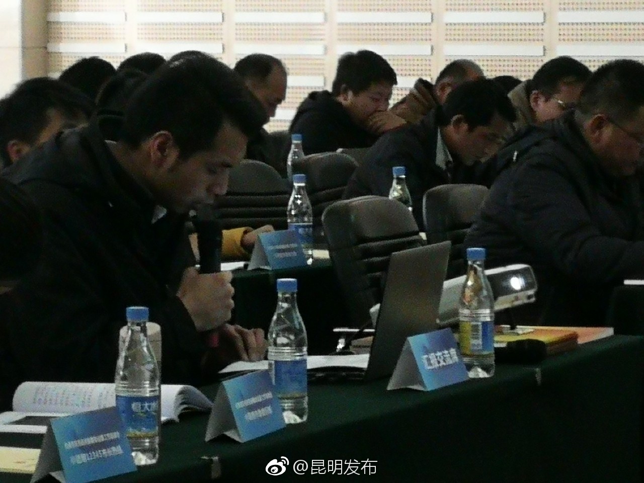 @昆明市委办公厅 :发布好声音 传递正能量 !