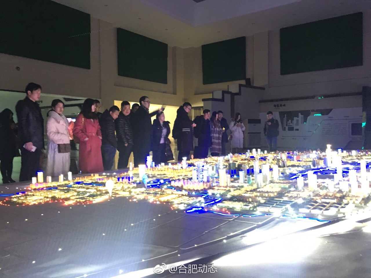 合肥市委宣传部网宣办组织网络媒体新春走基层