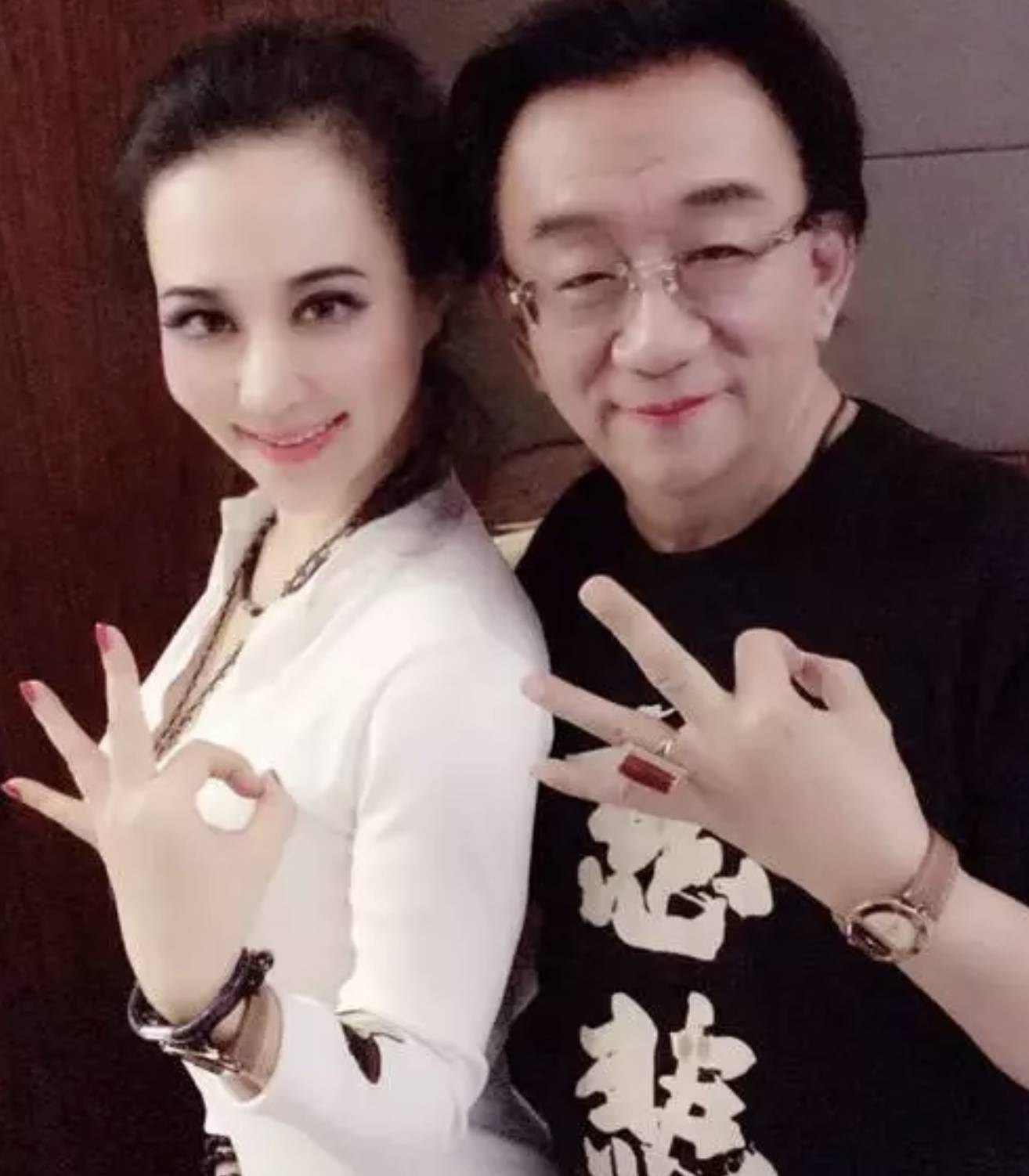 侯耀华假包换真爱,女徒弟安娜金假脸换真情,这