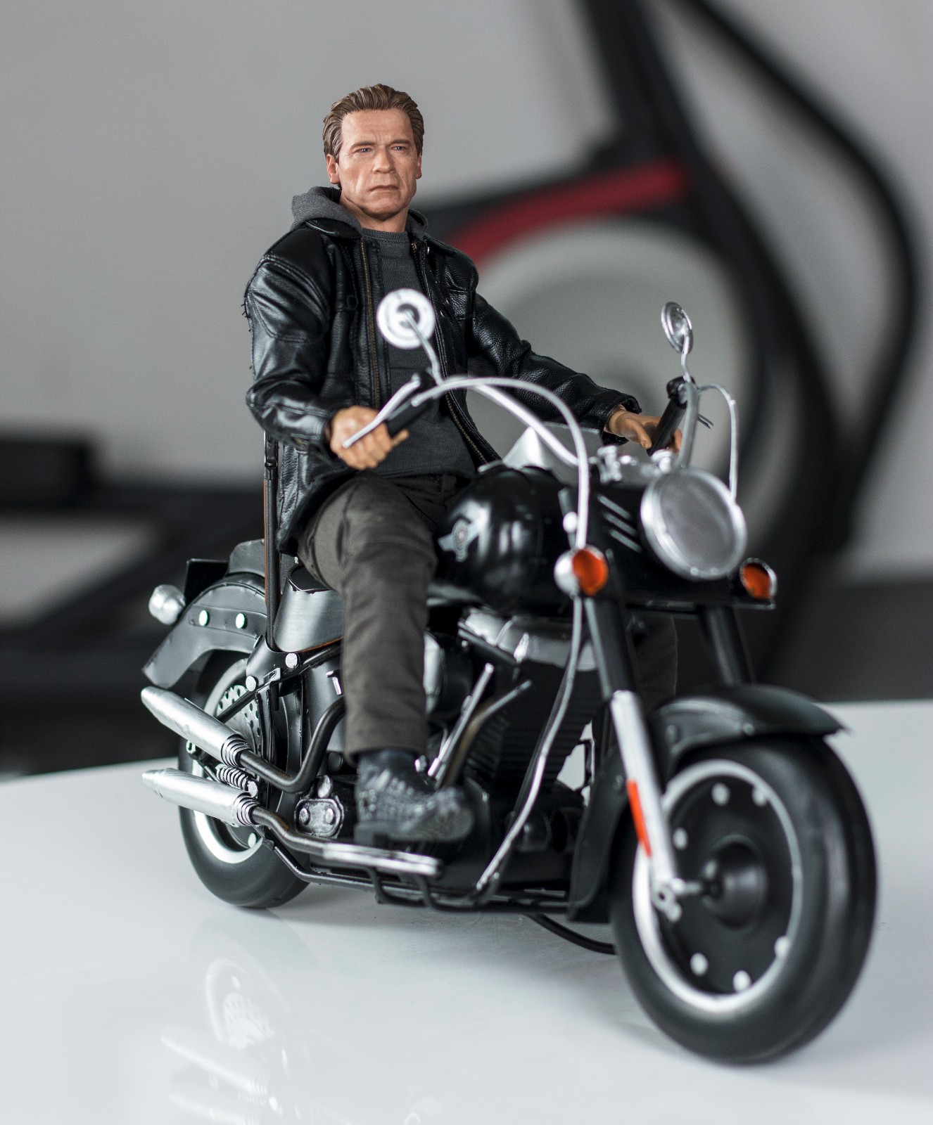 hottoys 终结者:创世纪 t800 阿诺施瓦辛格