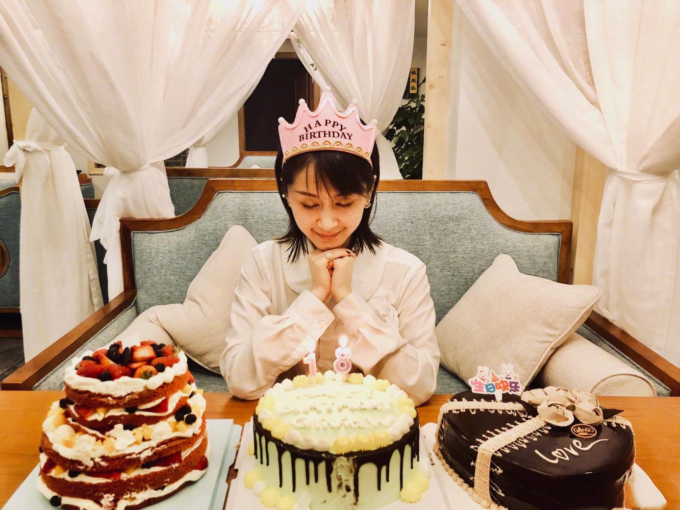 拍生日许愿的照片