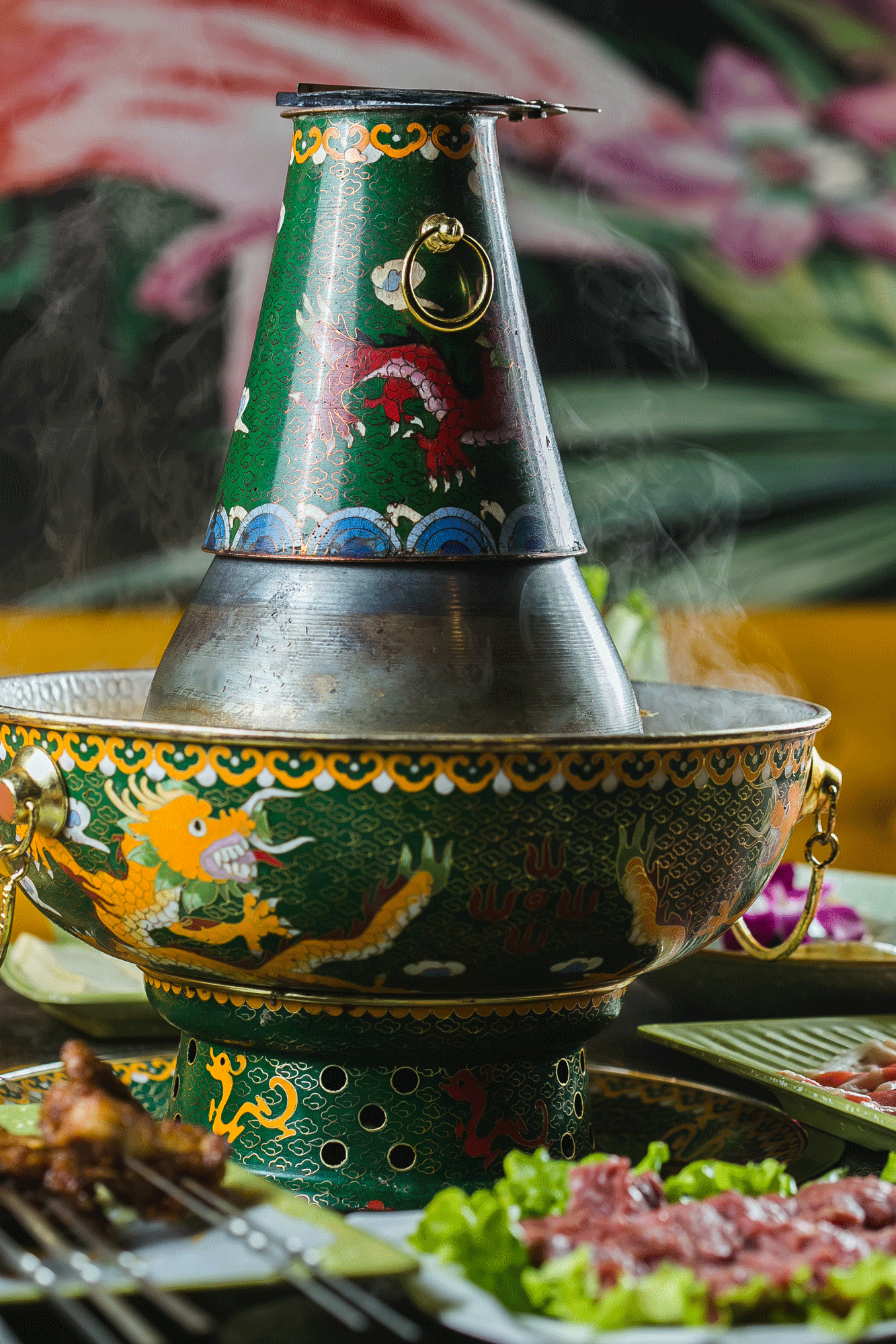 乌拉火锅是吉林的特色美食，名字来源于满语吉林乌拉