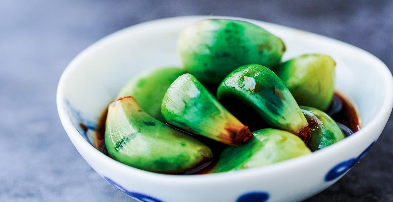 腊八蒜为什么不脆不绿?知道这俩窍门一年四季都能吃得到!