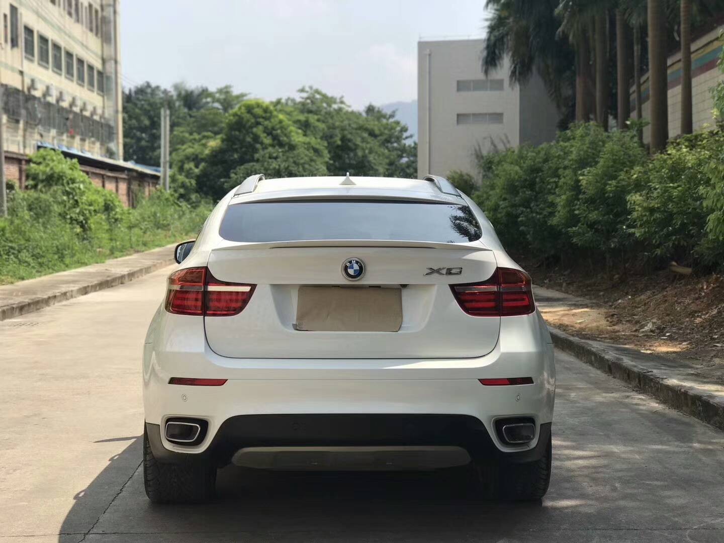 黄江二手车纯正14年出厂 宝马x6 白色米内 德国柴油版