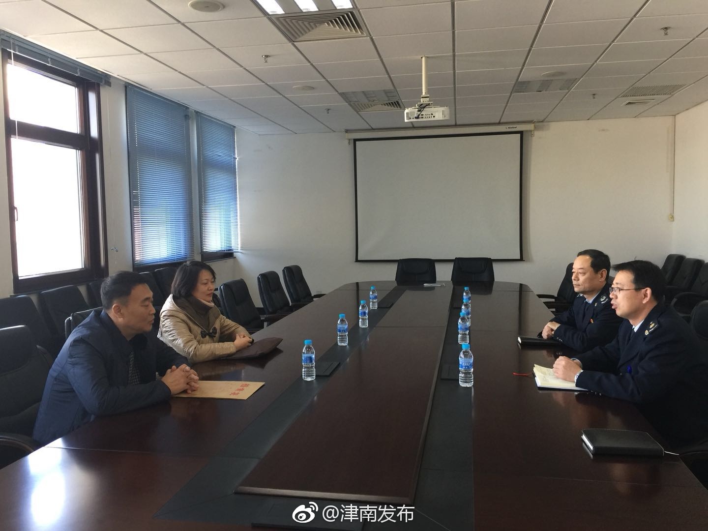 津南区总工会领导到地税局开展工会经费税务代