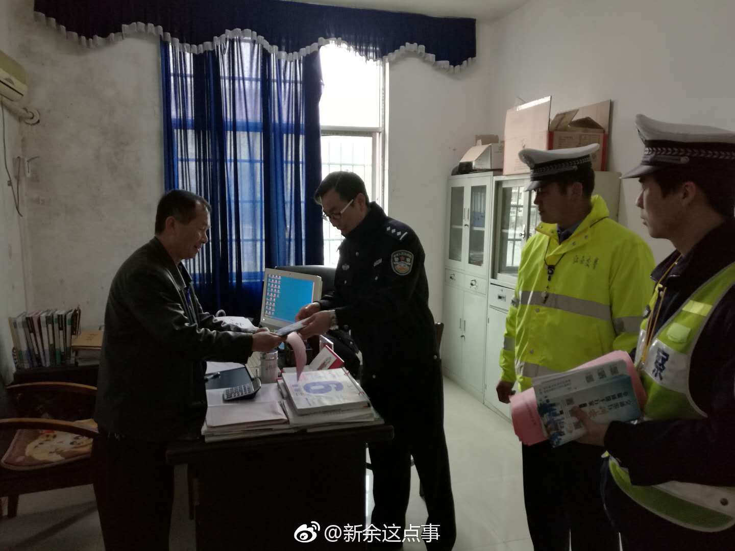 分宜城区中队强化源头管理走访重点企业