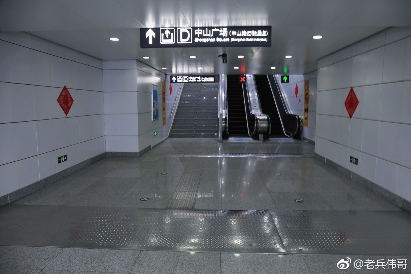 除夕的大连地铁西安路和中山广场站……真的很清静!