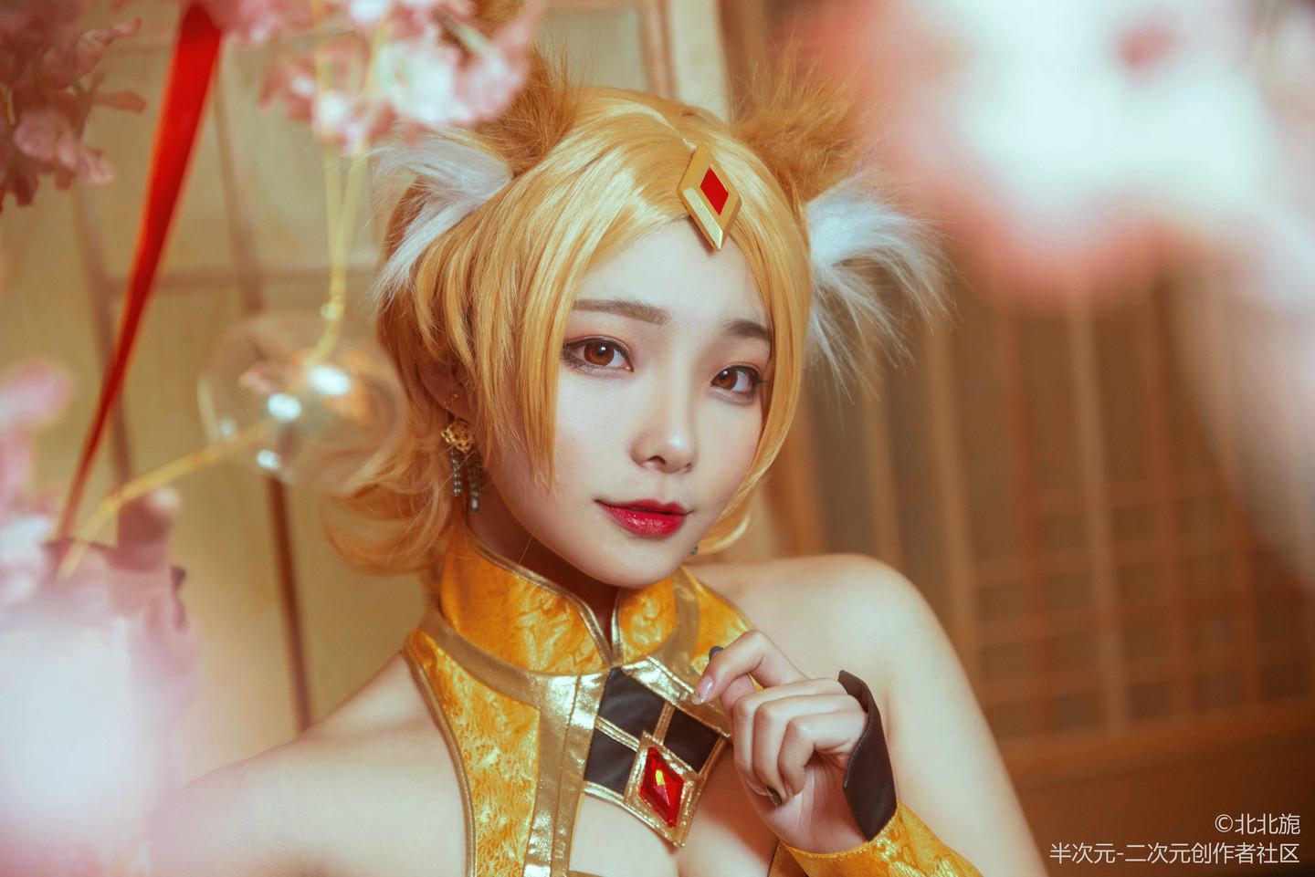 王者荣耀 妲己 cosplay 魅力之狐来感受一下