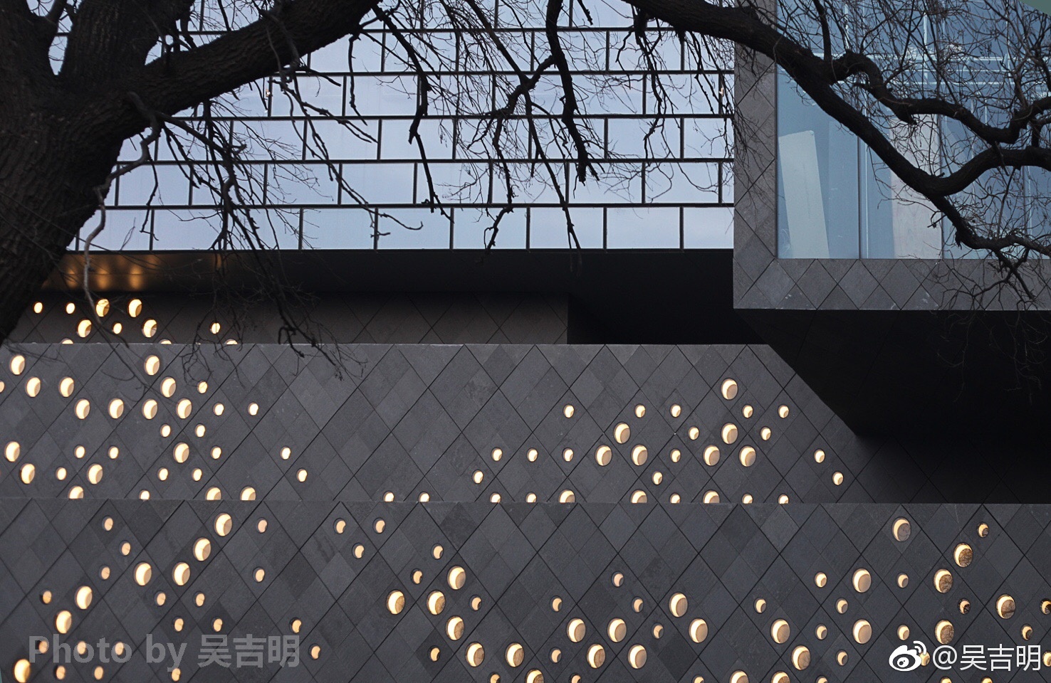 美术馆边上的嘉德艺术中心 舍人\/BIAD 艺术北京的新中心写意山水-黄