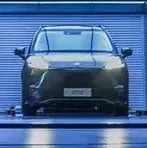 很多人质疑蔚来ES8，尤其是换电服务，你怎么看？