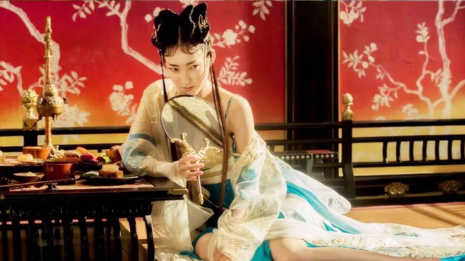 看了王丽坤惊艳的蜘蛛精戚秦氏，对她的苏妲己有了信心