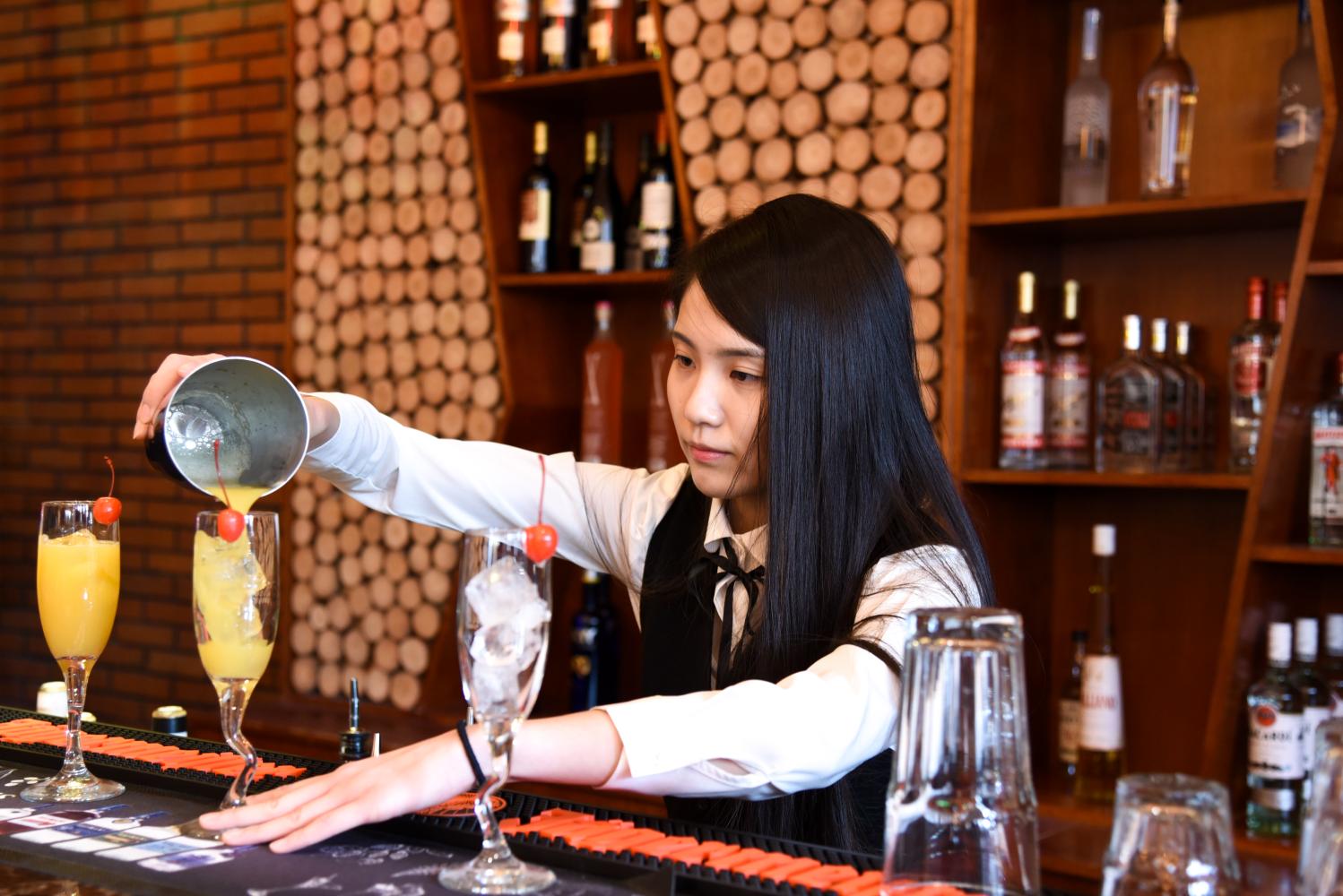调酒师发展前景如何?