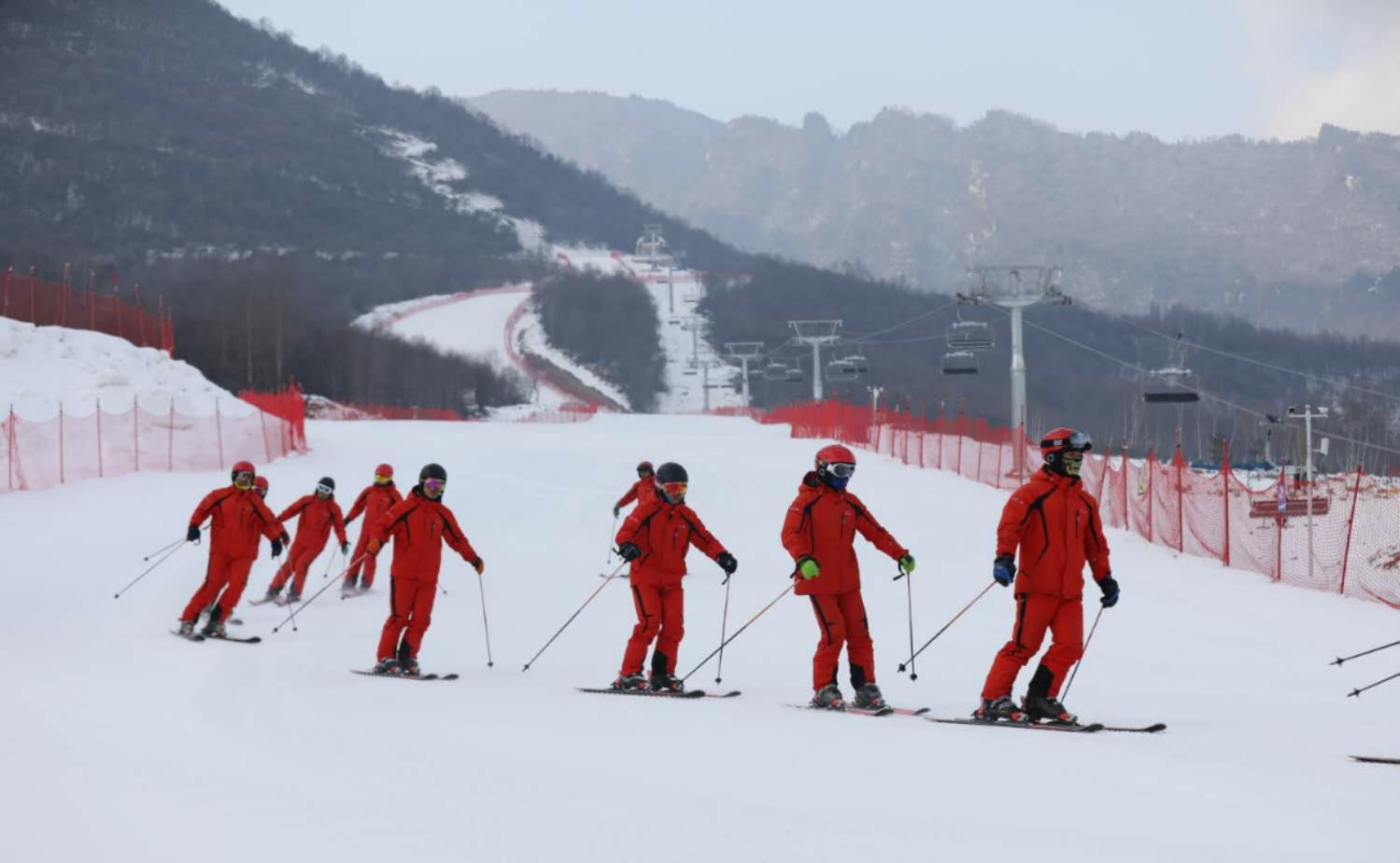 陕西太白县鳌山滑雪场冰雪旅游季启动