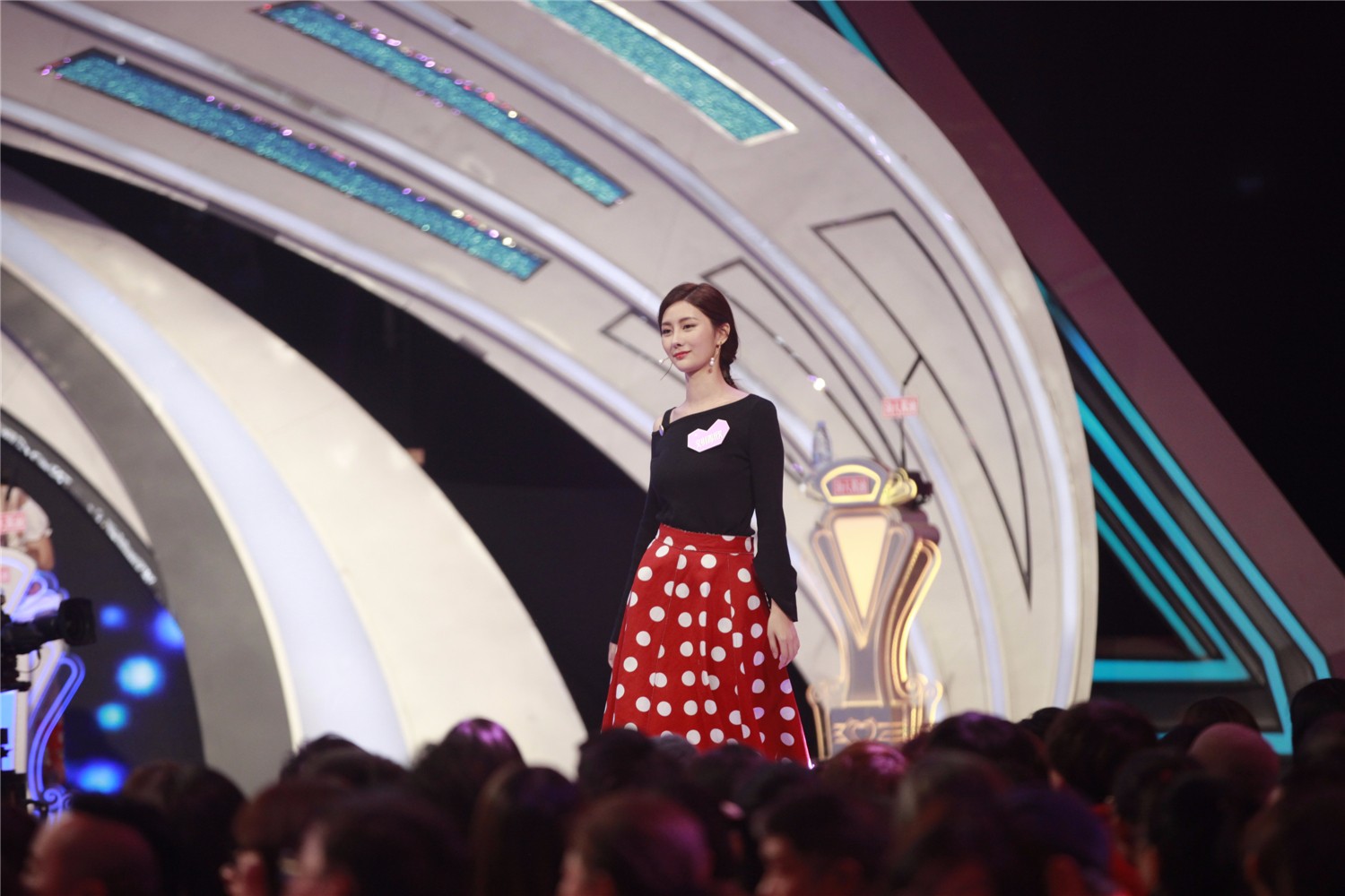 《非诚勿扰》黄澜耿直发声:女嘉宾回应要态度