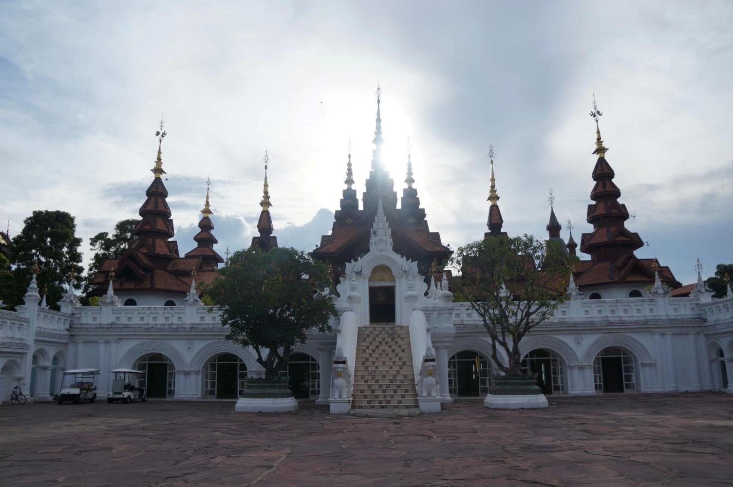 按理说越南距离中国更近,可为什么大家都往泰