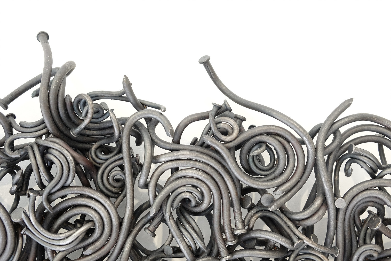 钉子扭曲的有机雕塑 \/ John Bisbee(美)