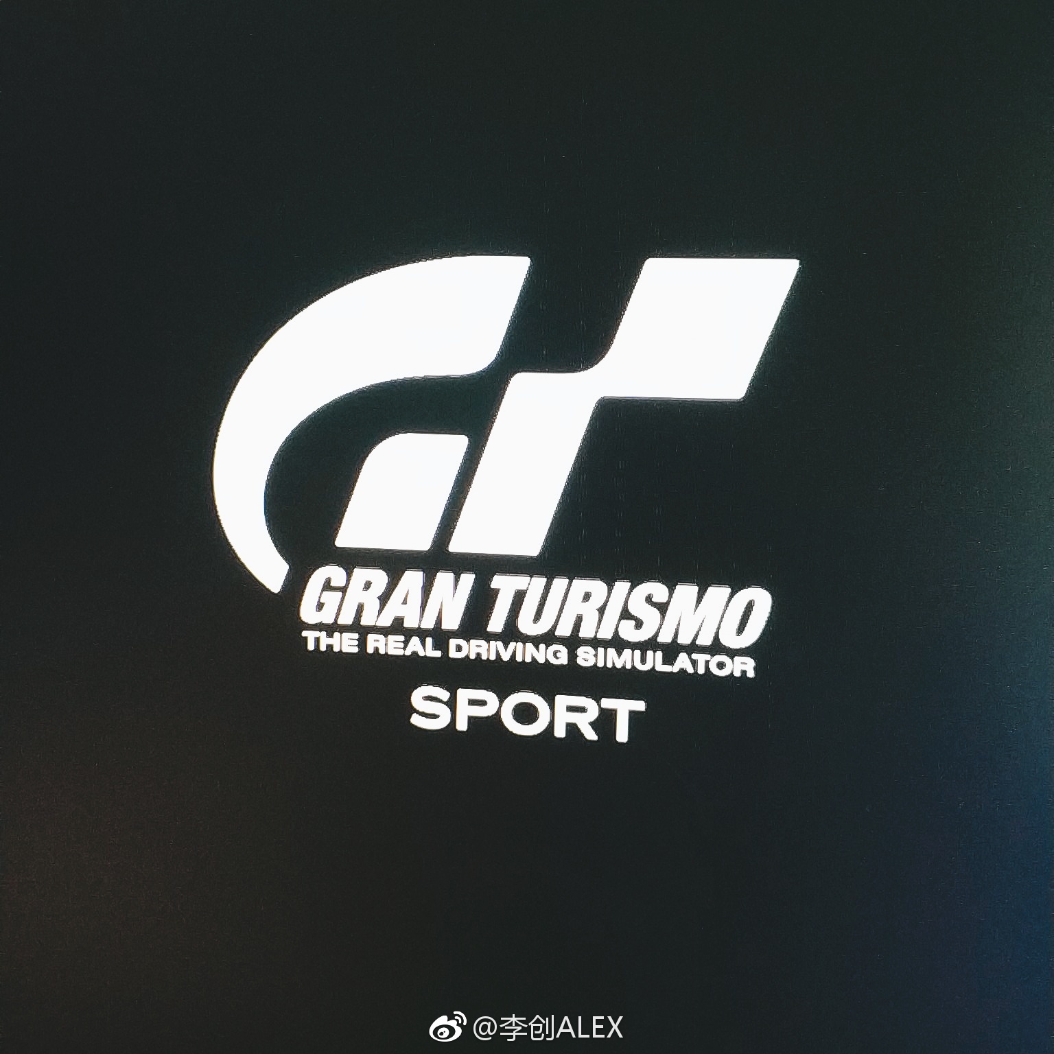 终于忍不住要入ps4巨作>gt sport,早就听说这个游戏很