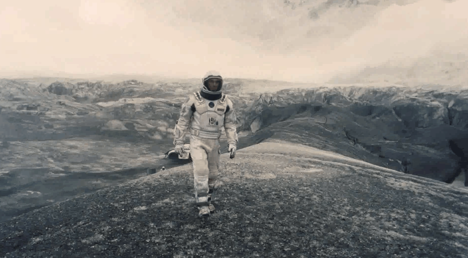 偌兰执导的《星际穿越》