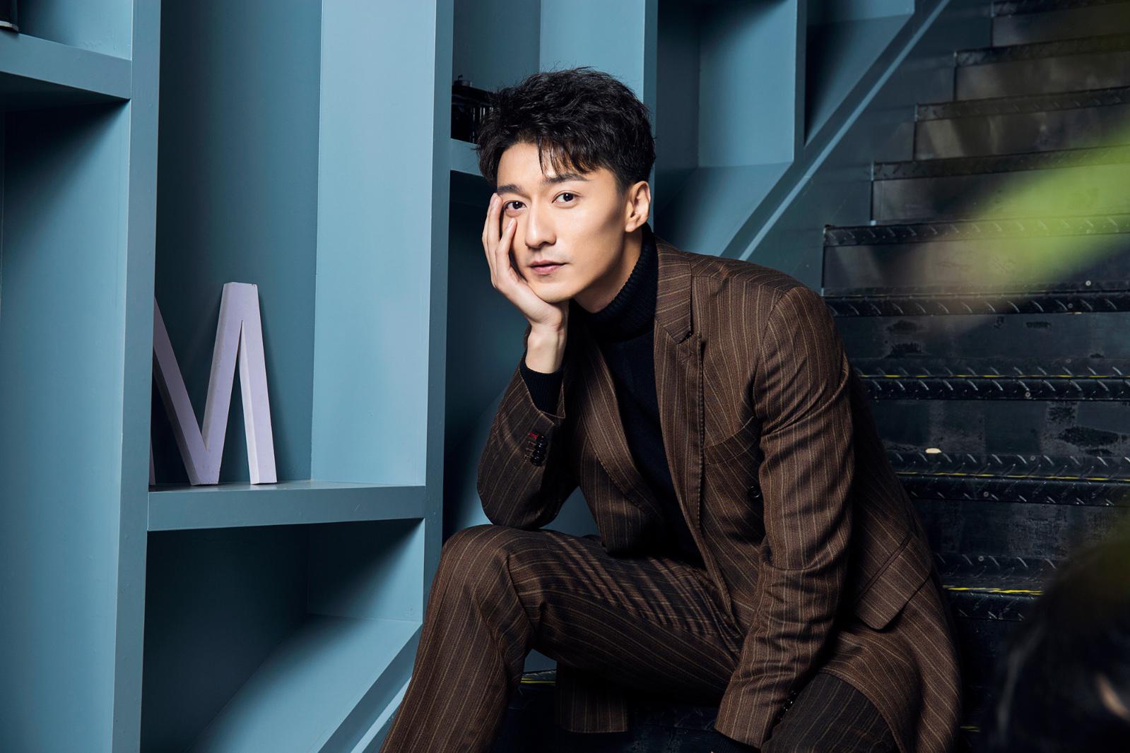 金泽灏西装写真发布 型格绅士诠释轻熟男.