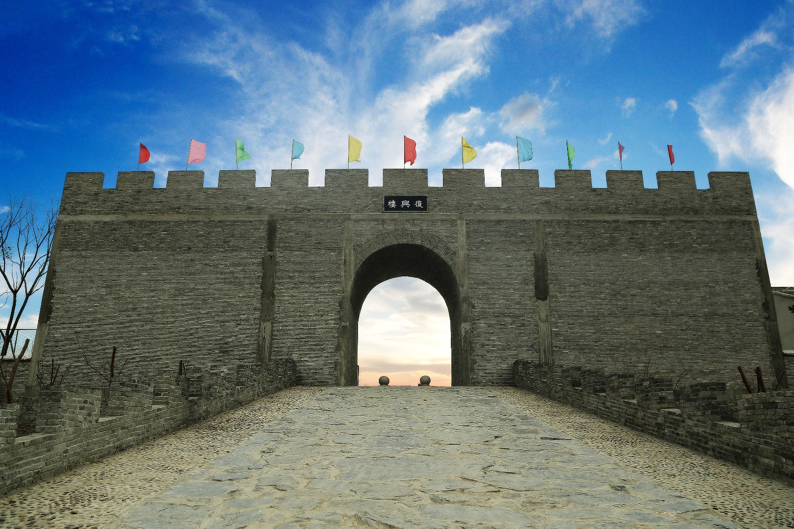 乡村现最牛的公园式新农村 曾经的兵工厂却停留在记忆中