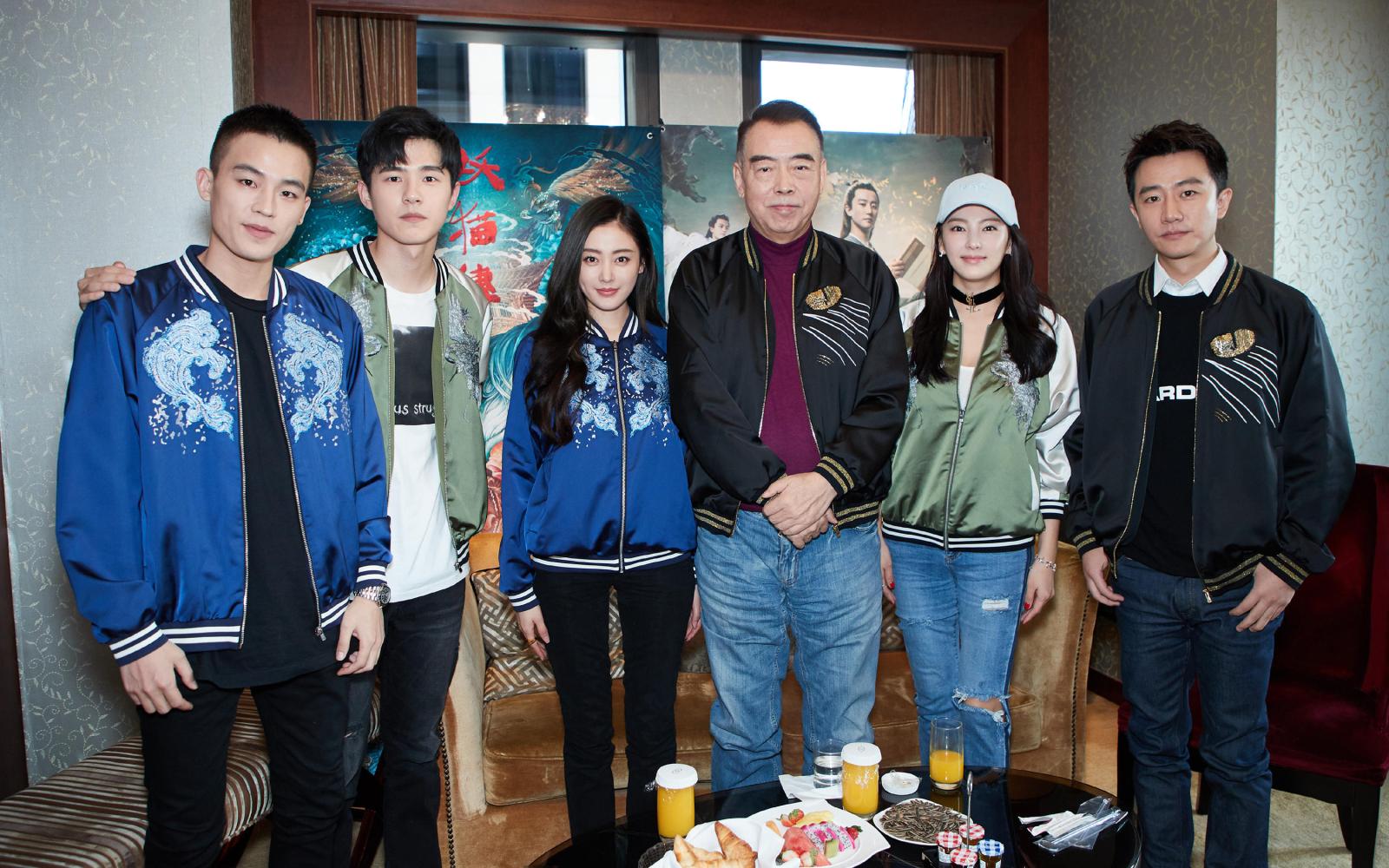 张雨绮产后忙不停,和张天爱合影输身材不输气场