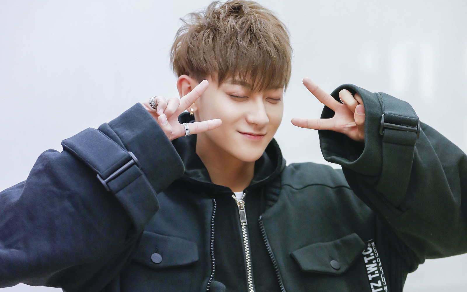 黄子韬想消失鹿晗喊累,归国四子这几年都经历