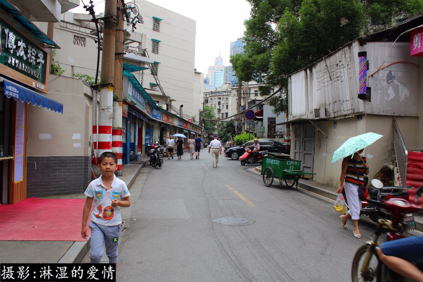 无锡小巷深处的江南韵——姑娘与市井的诗意共生