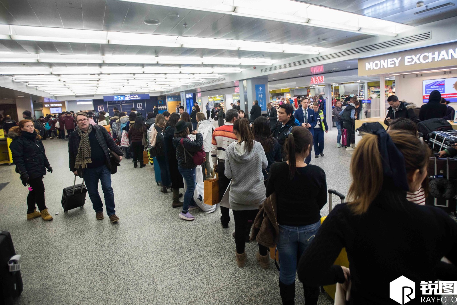 购买力太强了!芬兰机场退税得排队一小时以上
