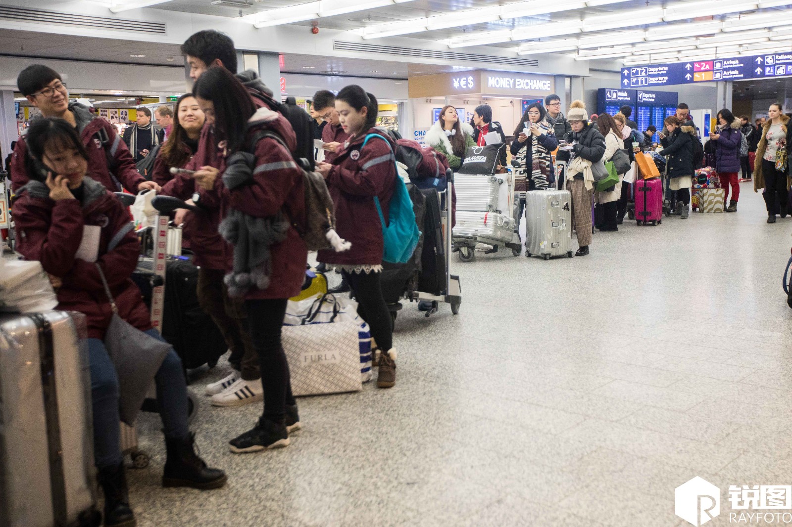购买力太强了!芬兰机场退税得排队一小时以上