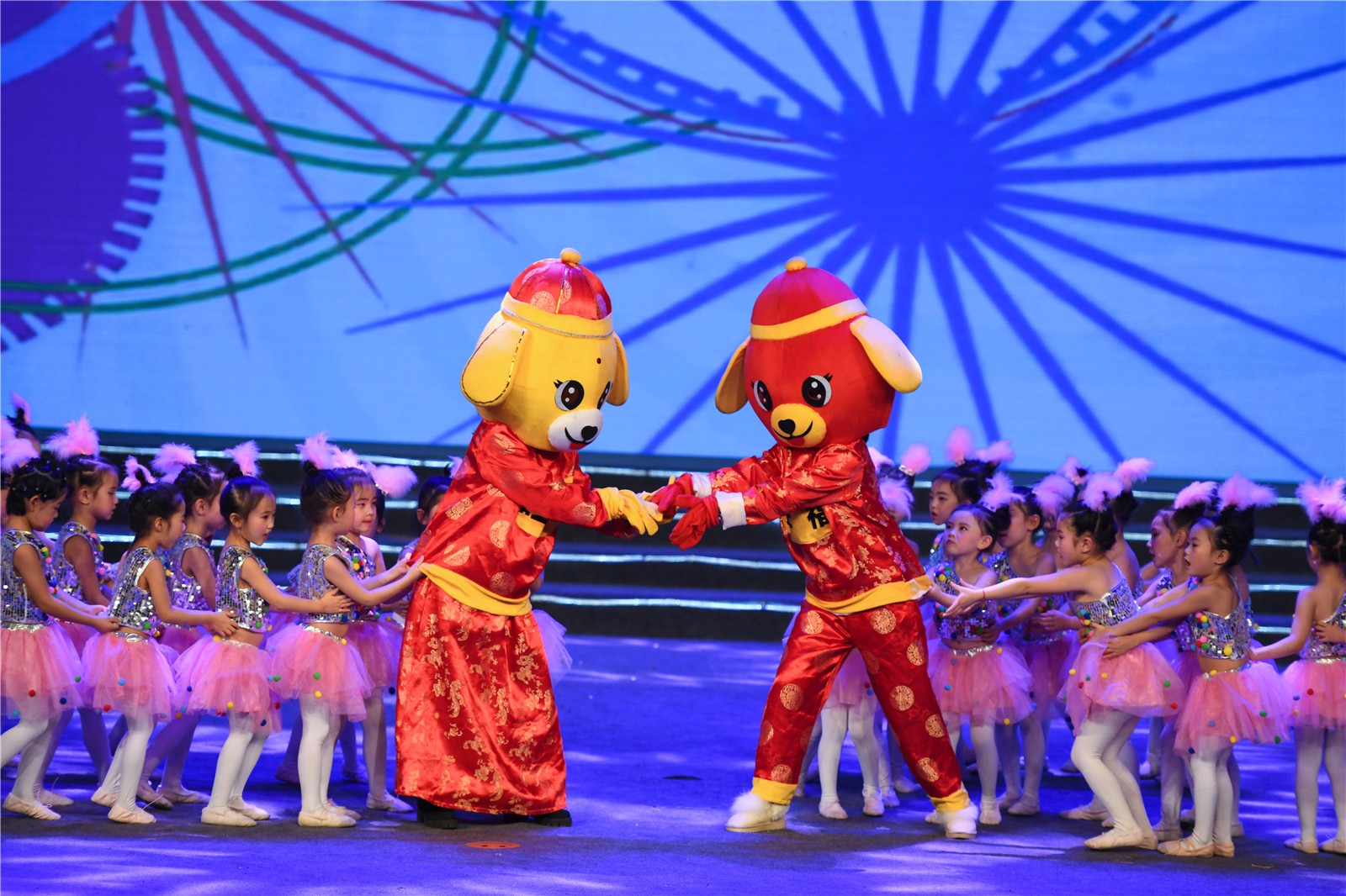 金狗迎春闹元宵》2018元宵节少儿文艺晚会录