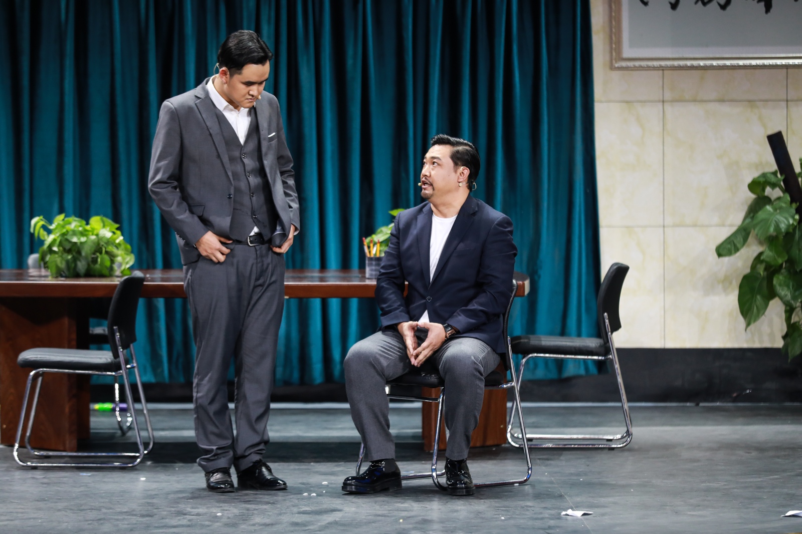 《欢乐喜剧人》贾冰劲敌来袭 卢鑫玉浩强势踢馆