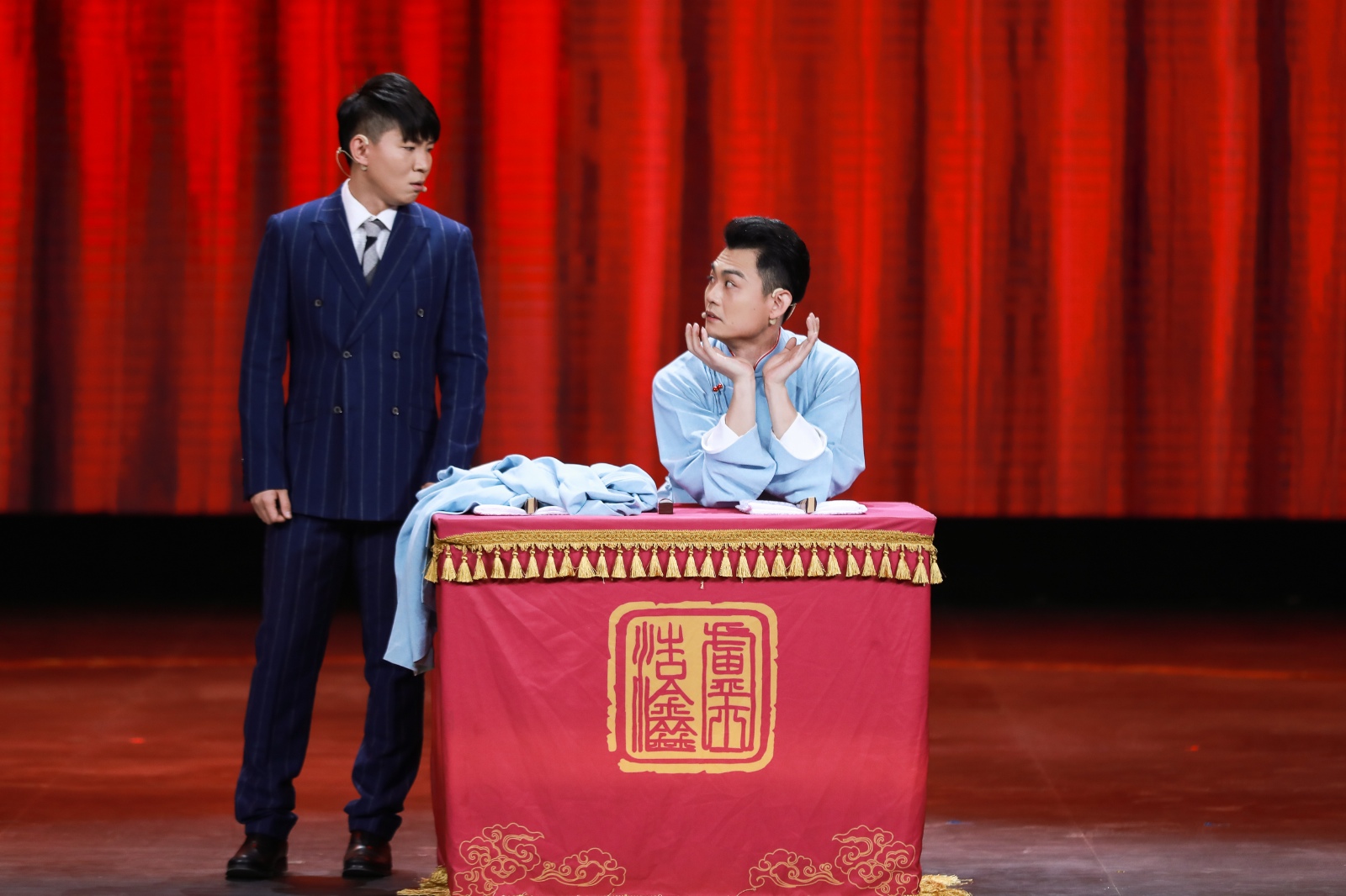 魔王贾玲重返《欢乐喜剧人》 贾冰人在囧途