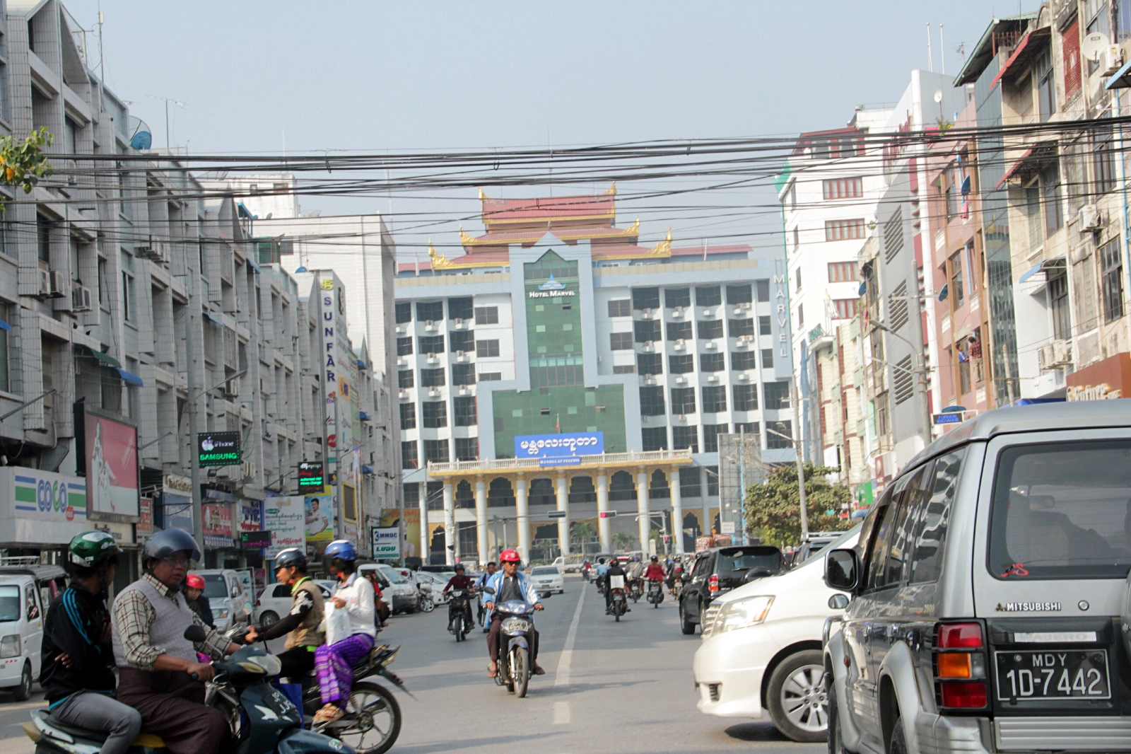镜头下:缅甸的第二大城市,隐藏了不少中国有钱人