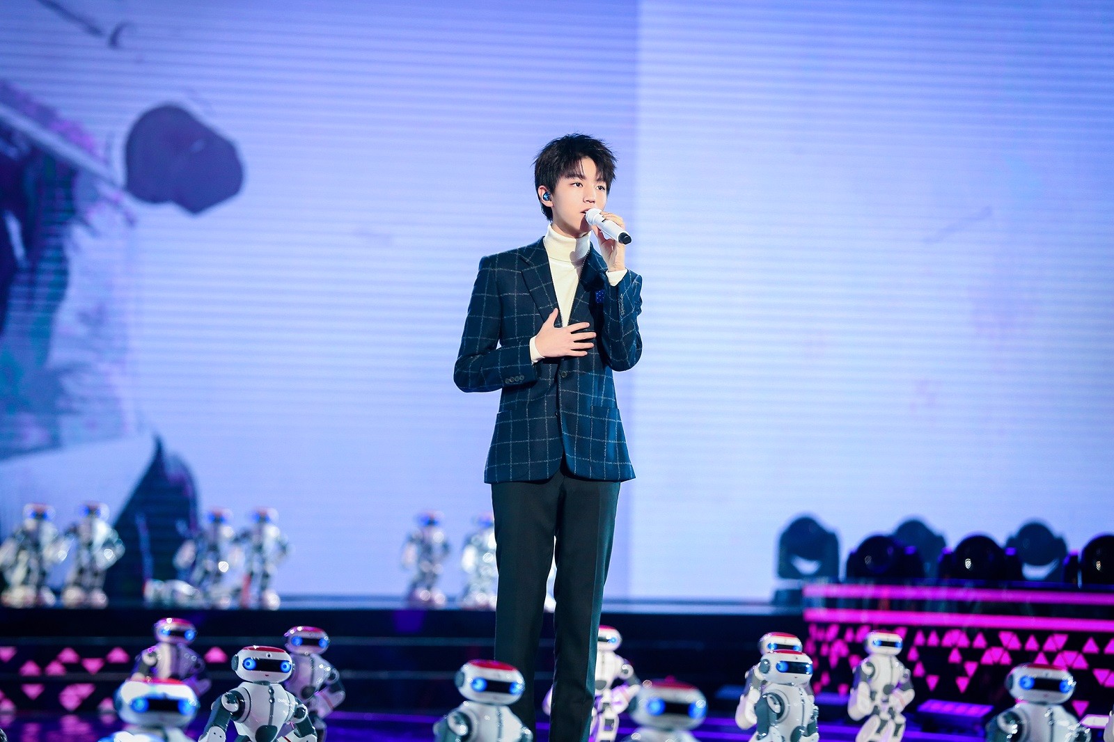 《经典咏流传》天籁童声唱火清代诗词 王俊凯