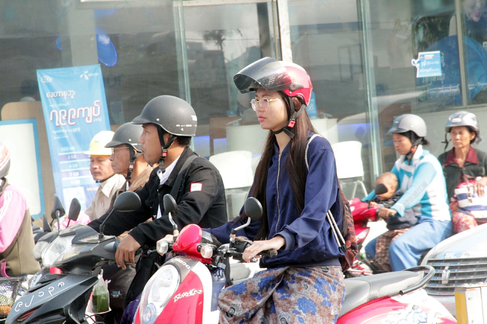 有一群中国人生活在这个小国家,有些家庭很富